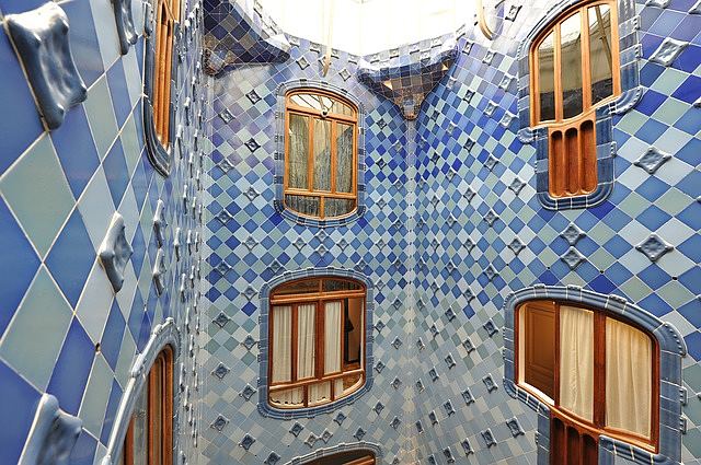 A impressionante parte interna da Casa Battlò