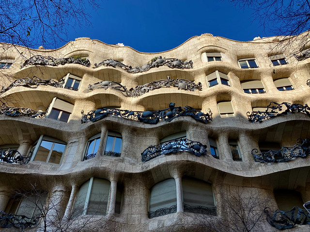 La Pedrera também é conhecida como Casa Mila