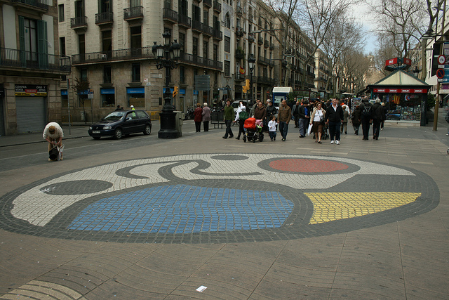Imagem de uma obra arte famosa em Barcelona