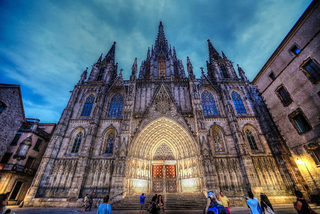 A imponente Catedral de Santa Eulalia de Barcelona