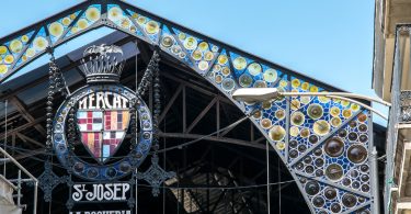 Imagem da frente do mercado La Boqueria