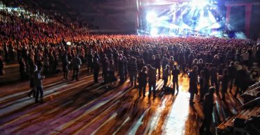 Imagem de pessoas em evento no Palau de Sant Jordi