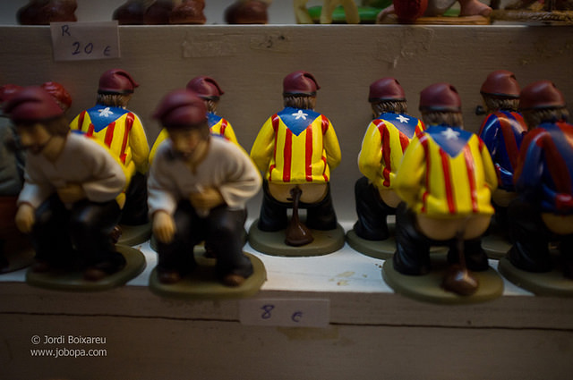 Caganers com as cores da Estelada