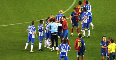 Imagem de um dos jogos entre FC Barcelona e Espanyol em 2008