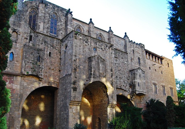 Muralhas datadas da época da Barcelona romana