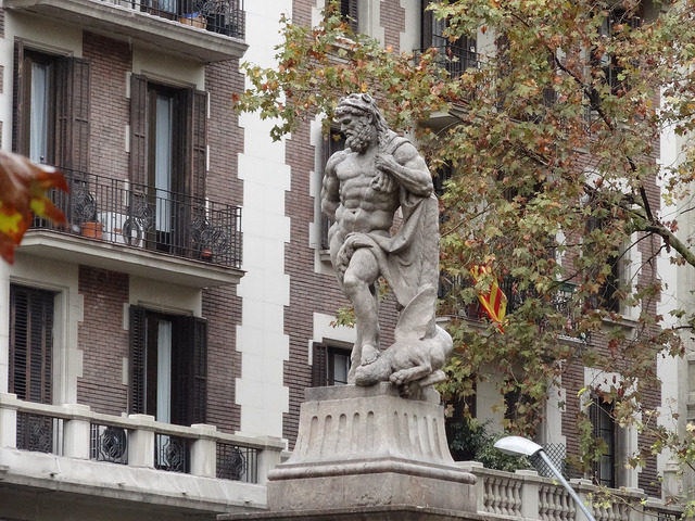 De acordo com a mitologia, Barcelona foi fundada por Hércules