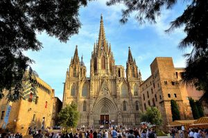 Imagem do lado de fora da Catedral de Santa Eulàlia