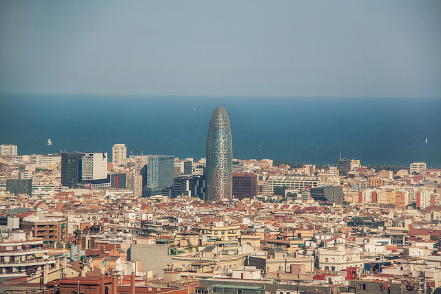 A Torre Agbar foi sede do grupo Aigües Barcelona, empresa de distribuição de água potável A Torre Agbar foi sede do grupo Aigües Barcelona, empresa de distribuição de água potável