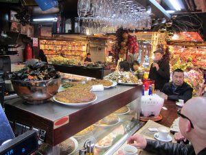 O El Quim de la Boquería tem umas das melhores tapas do Raval