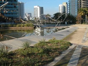 Em Sant Martí, os locais ao ar livre para se relaxar são exuberantes! Em Sant Martí, os locais ao ar livre para se relaxar são exuberantes!