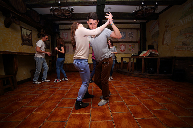 Que tal comemorar sua despedida de solteira ou solteiro em Barcelona com aulas de dança? Que tal comemorar sua despedida de solteira ou solteiro em Barcelona com aulas de dança?