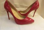 Imagem de sapatos vermelhos de salto alto