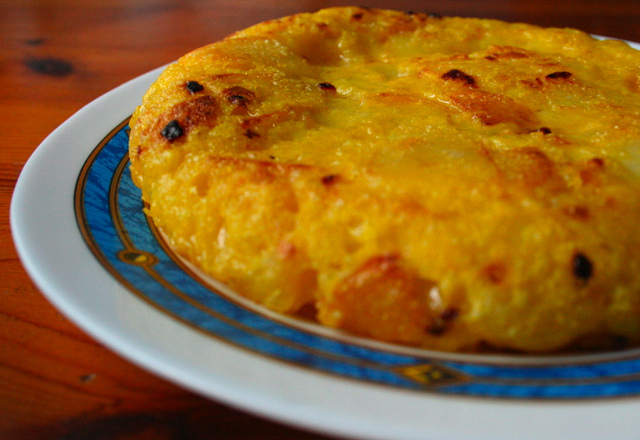 Diferenças e semelhanças à parte, a tortilla de patatas é um delicioso prato degustado em todas as regiões da Catalunha e da Espanha Diferenças e semelhanças à parte, a tortilla de patatas é um delicioso prato degustado em todas as regiões da Catalunha e da Espanha
