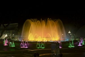 A Font Màgica de Montjuïc é uma das atrações que faz de Barcelona um lugar mágico e especial A Font Màgica de Montjuïc é uma das atrações que faz de Barcelona um lugar mágico e especial