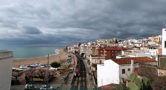 Chegar nas praias de Maresme é fácil com o trem