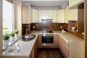 Cozinha reformada para aluguel de apartamento