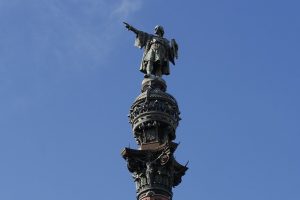 Imagem de monumento de Cristóvão Colombo, em Barcelona
