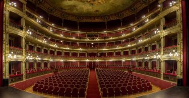 Imagem do interior do Teatro Romea