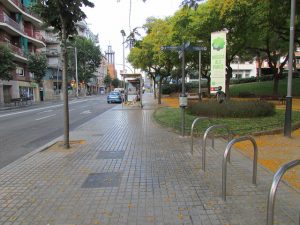 Imagem de rua residencial em Guinardó, Barcelona