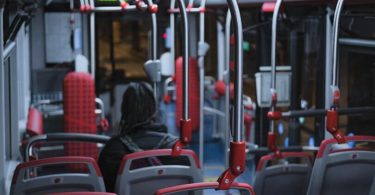 Interior de um autocarro de Barcelona