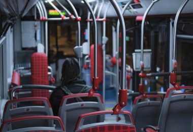 Interior de um autocarro de Barcelona